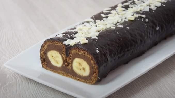 NEMA BOLJE KOMBINACIJE: Slatki rolat sa bananama i čokoladom