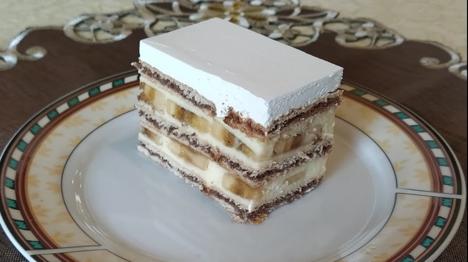 BANANA TORTA… Jedna brza,preukusna i kremasta torta bez pečenja…