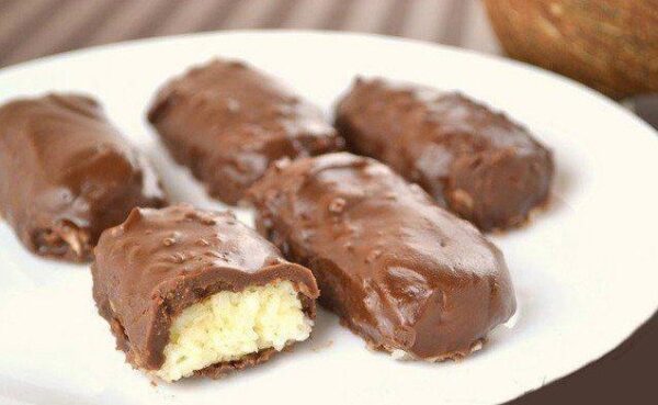 IZNENADITE UKUĆANE I GOSTE: Napravite Bounty čokoladice, za to vam treba samo 10 minuta