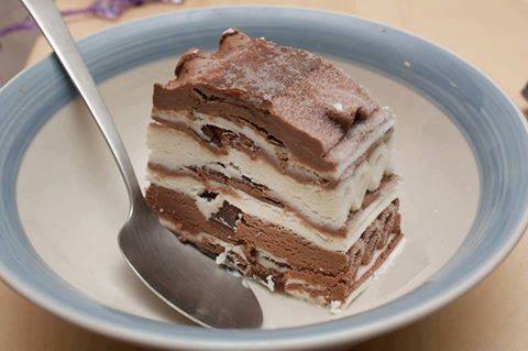 MRAM0RLINA…Brzi keks kolač sa slatkom kremom bez pečenja…