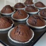 Puf-Puf-Kakaolu-Cup-Cake-Tarifi-1024x576