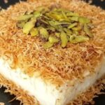 🍮✨ **MUHALEBI KADAIF – SLASTICA BEZ PEĆNICE** 😍 Neodoljiv spoj kremastog muhalebija i hrskavog kadaifa, savršeno osvježenje koje možete pripremiti bez rerne! 🍴💛
