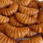 BRZA ŠERBETNA POSLASTICA BEZ MUKE – Hrskava, Sočna i Kremasta!