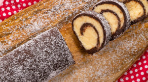 441-rulada-de-biscuiti-cu-crema-de-vanilie-si-cocos-04-800x445